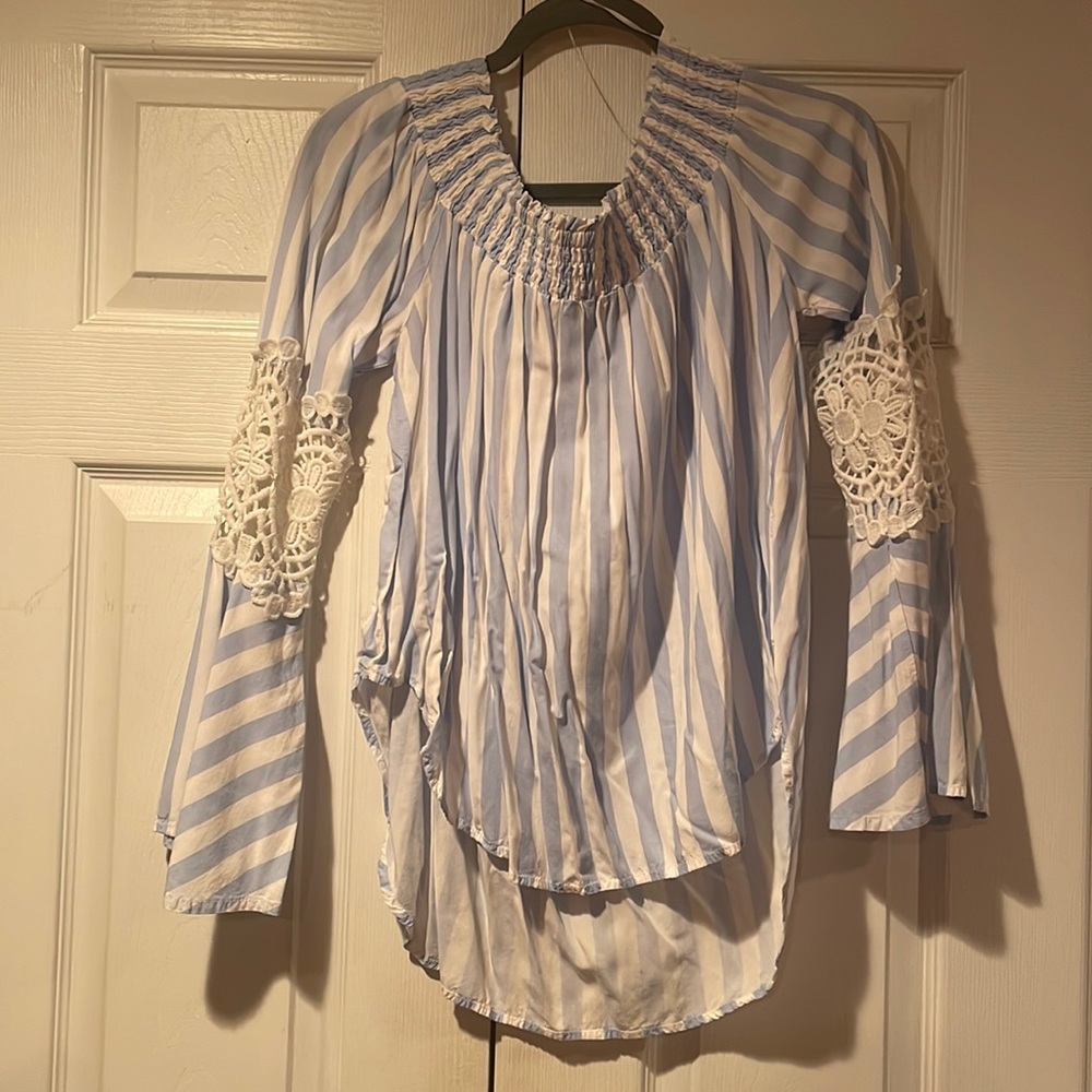 Off the shoulder summer top with lace sleeves